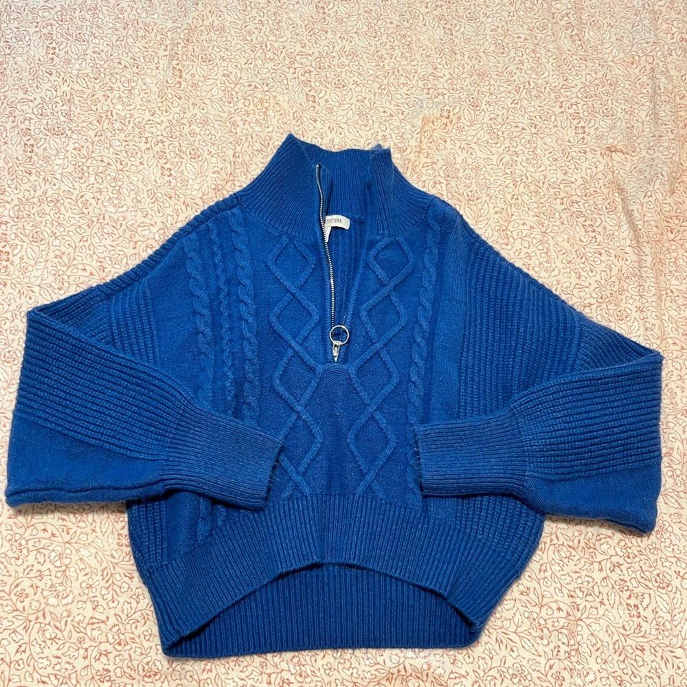 Never been worn urban quarter zip